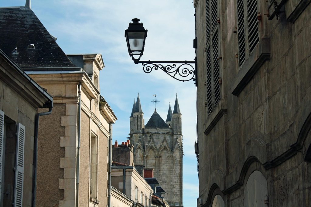 rue de la cathedrale - Poitiers